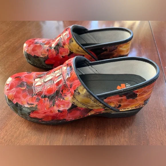 Dansko EU 41 (Women's 10-10.5) sunflower clogs - Picture 8 of 14